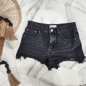 [ZARA] Women's size 4 super short  distressed black jean button up shorts..